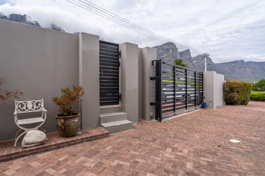 To Let 1 Bedroom Property for Rent in Camps Bay Western Cape